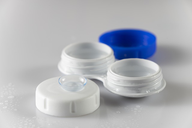 Contact lenses and case